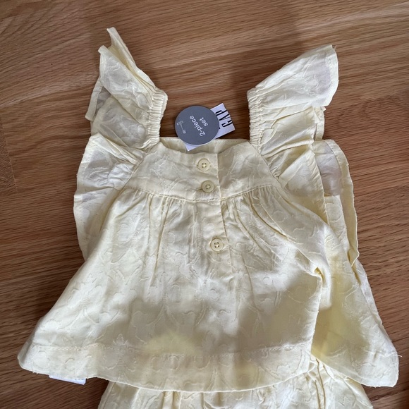 Baby Gap - 2 summer outfits. Size 3-6months. Pink and yellow. - Picture 7 of 10